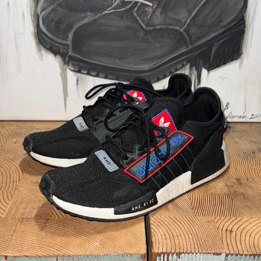 Mens tennis shoe